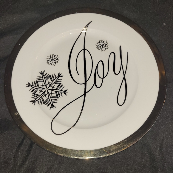 15 Peice Decorative Dish Set - Picture 4 of 10